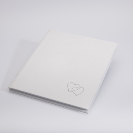 GÆSTEBOG HVID SØLVHJERTER - 23x25 LÆRRED