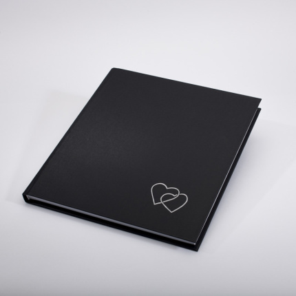 GÆSTEBOG SORT SØLVHJERTER - 23x25 LÆRRED